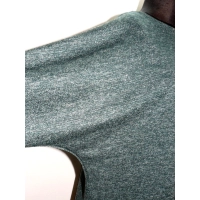 Błyszczący zielony sweter w stylu OVERSIZE ze srebrną niteczką